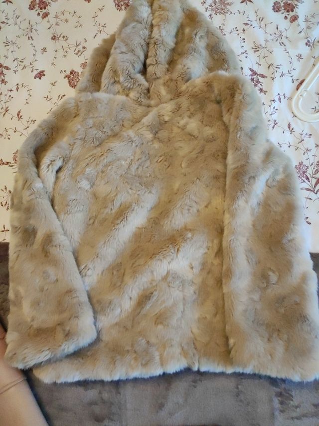 Abrigo pelo sintético talla  9/10