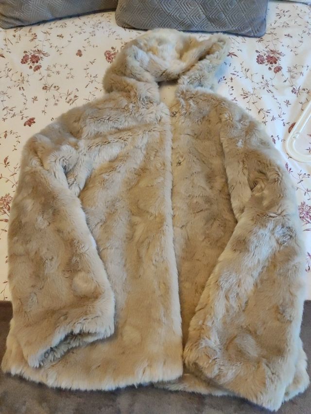 Abrigo pelo sintético talla  9/10