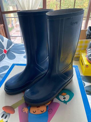Botas de agua talla 36 unixes de segunda mano por 4 EUR en Palomares del  Río en WALLAPOP
