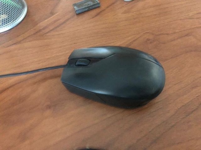 Ordenador de mesa + teclado + ratón