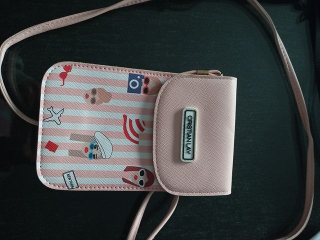 porta móvil Cristian Lay