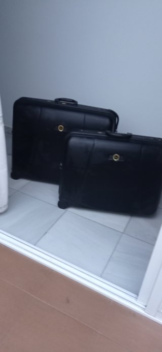 Juego Maletas negro marca Dustin Corte Ingles de segunda mano por 60 EUR en  Los Palacios y Villafranca en WALLAPOP