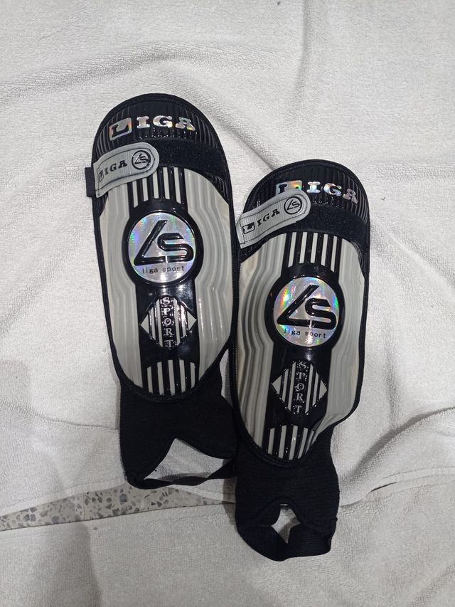 Espinilleras de fútbol ,de adulto.