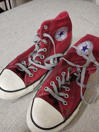 converse rojas puestas