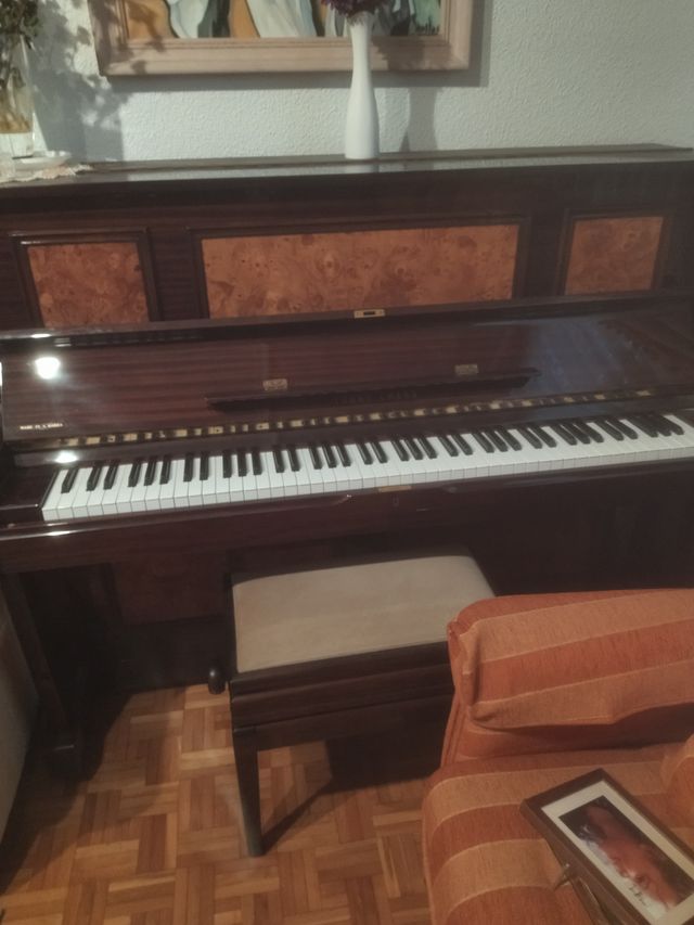 Piano de pared