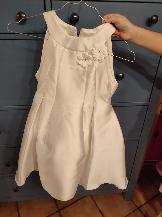 Vestido de celebracion niña