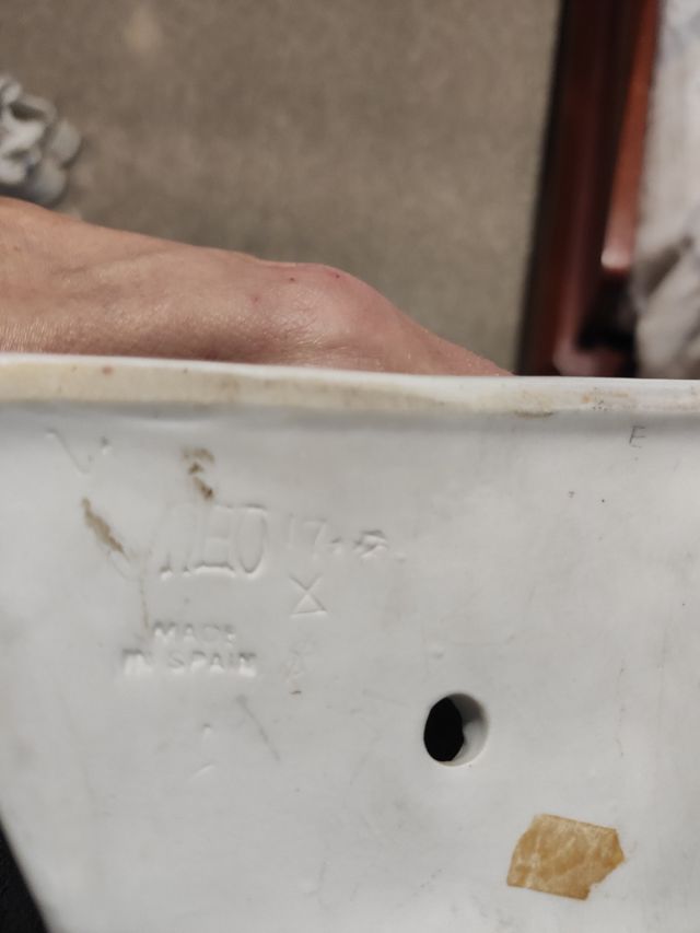 figura lladró mujer con cabra