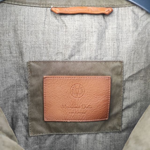 Cazadora verde de Massimo Dutti