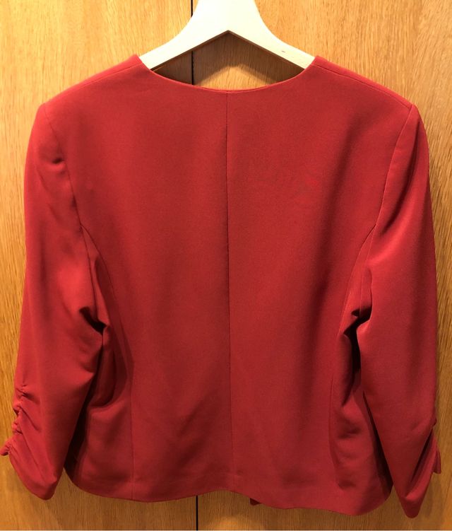 Americana , blazer color burdeos