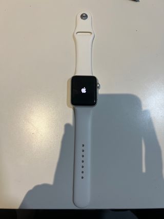 Apple Watch serie 3 Edición Nike de segunda mano por 115 EUR en  Villaviciosa de Odón en WALLAPOP