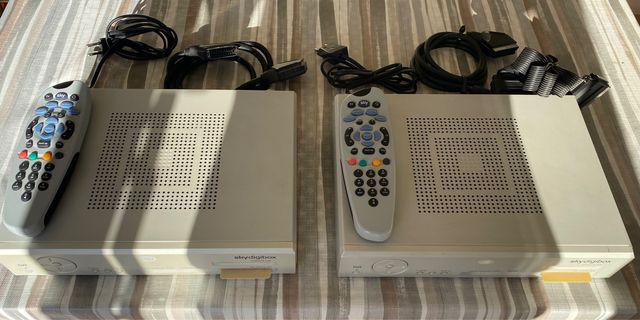2 Receptores descodificadores Sky