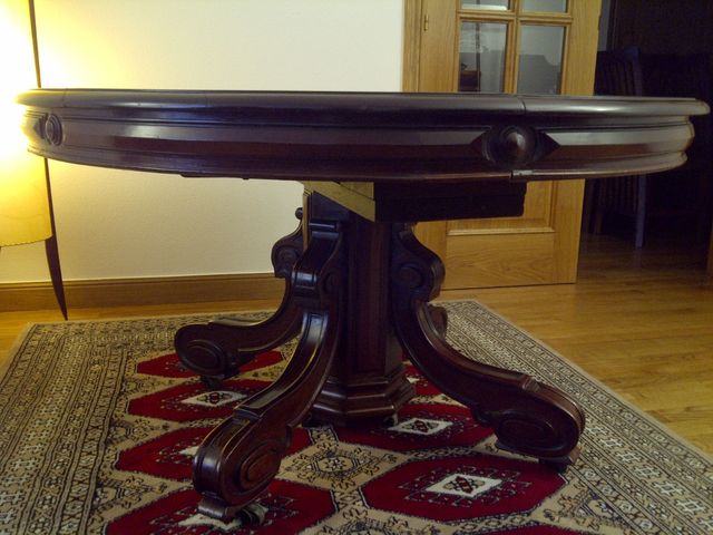 mesa caoba ovalada pedestal siglo XIX