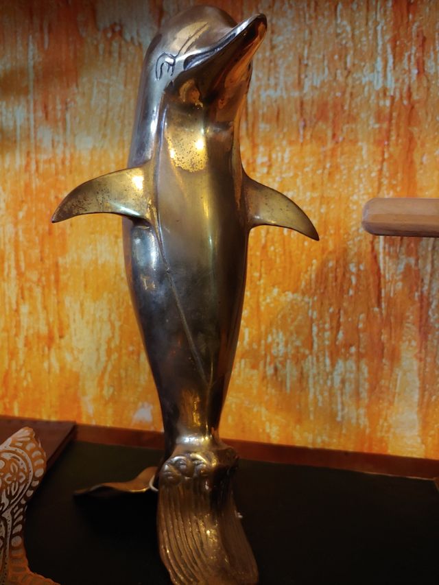 Antiguo Delfín grande de bronce