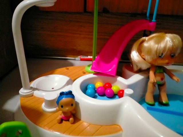 piscina loca de los barriguitas