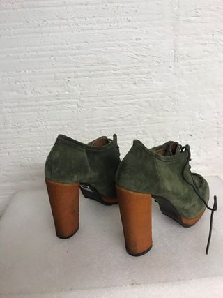 ZAPATOS TACÓN GLORIA ORTIZ PIEL VERDE T.38 NUEVO