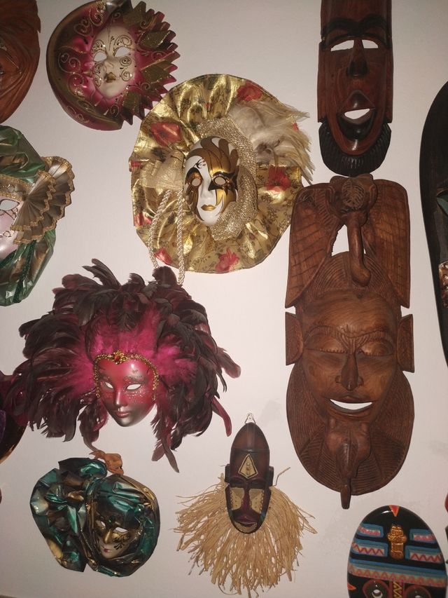GRAN COLECCIÓN DE MÁSCARAS