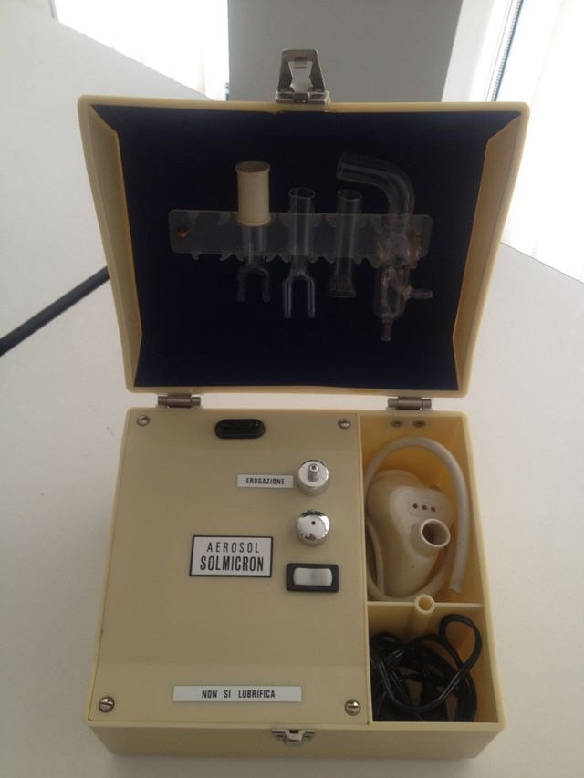 Apparecchio per aerosol