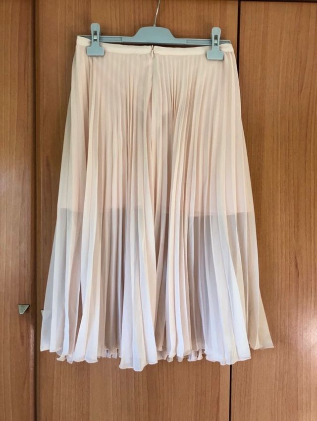 Falda de pliegues de Bershka 