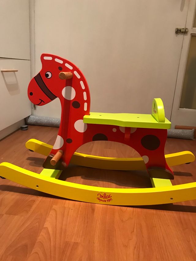 Cavallet de fusta / Cavallito de madera