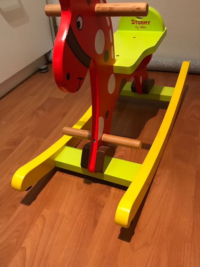 Cavallet de fusta / Cavallito de madera