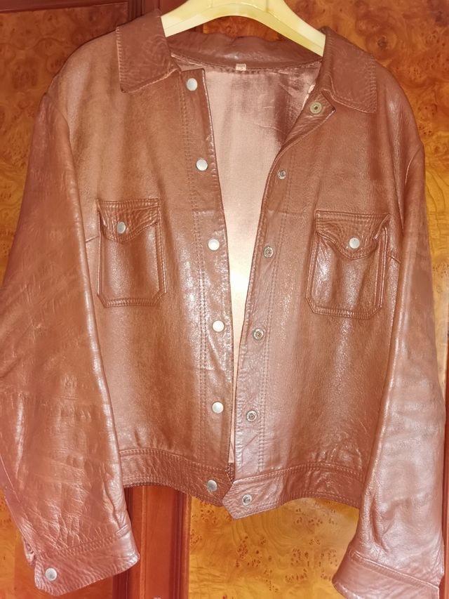 cazadora de piel, estilo deportivo