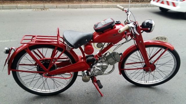 se vende moto  guzzi hispania 65 cc clasica r