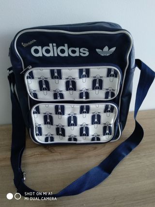 Bolso bandolera Vespa de Adidas. de segunda mano por 25 EUR en Zaragoza en  WALLAPOP