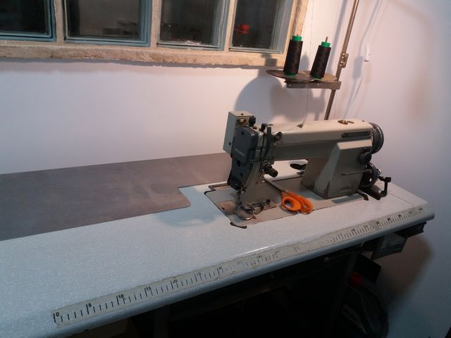 máquina plana punto recto