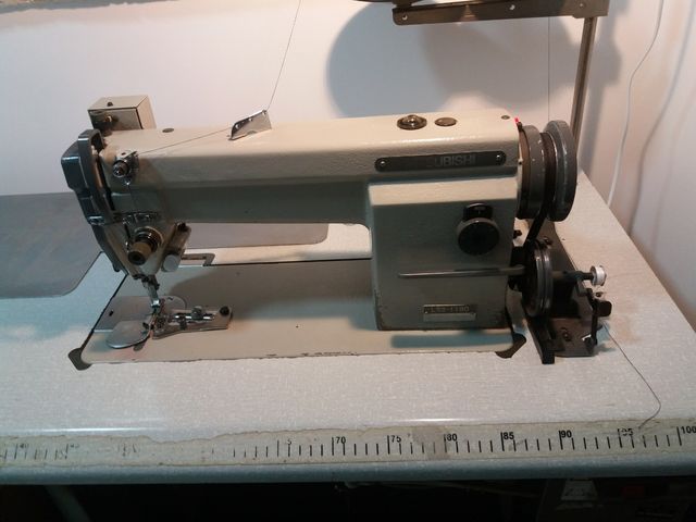 máquina plana punto recto