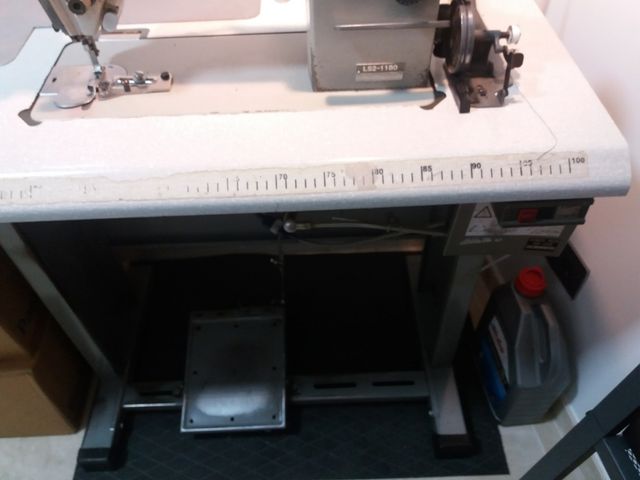 máquina plana punto recto