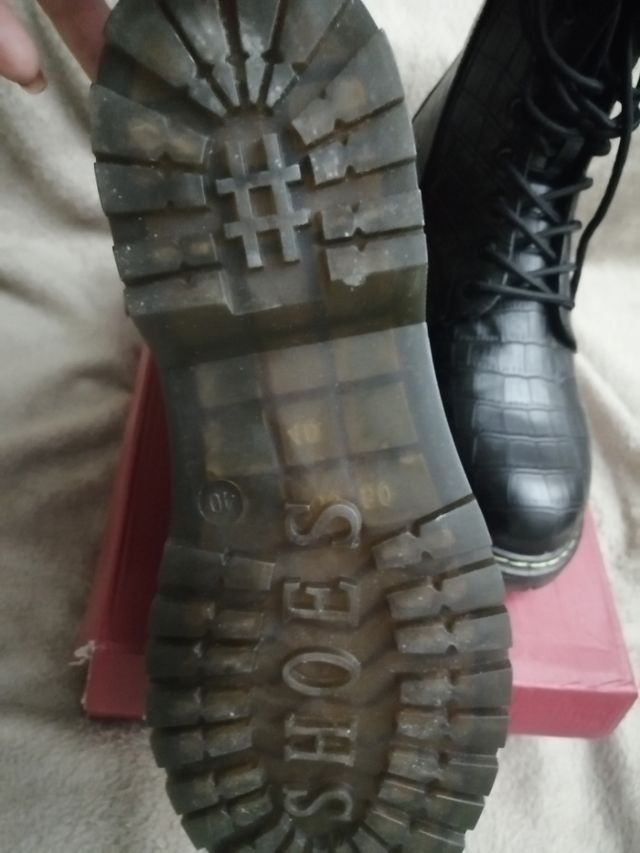 botas negras nuevas