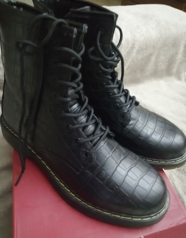 botas negras nuevas