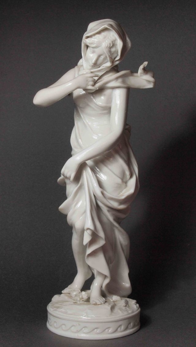Escultura modernista de porcelana francesa