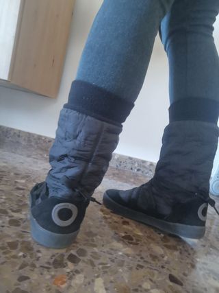 Botas aro vialis negro 37 de segunda mano por 30 EUR en Barrio del Cristo  en WALLAPOP