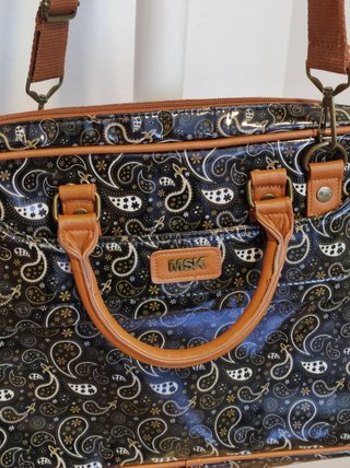 Maletín, bolso MISAKO de segunda mano por 10 EUR en Madrid en WALLAPOP