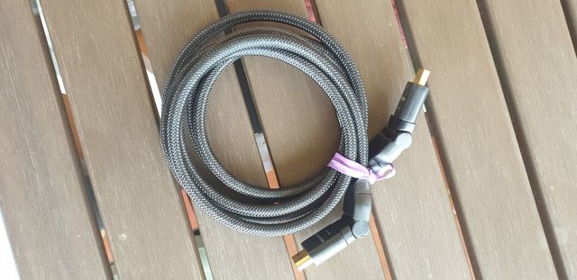 cable HDMI y adaptador