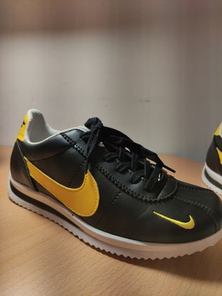 شاكلتون nike cortez amarillas 