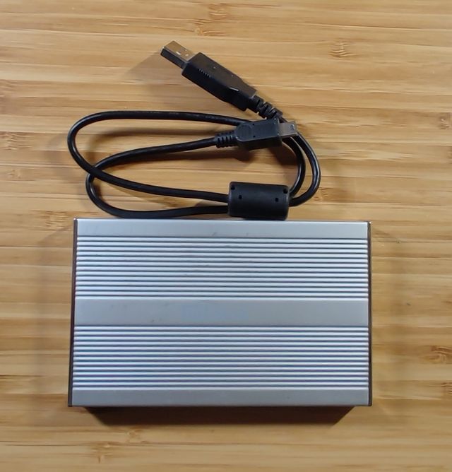 Disco duro IDE 2.5" 60Gb. con carcasa externa