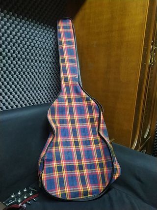 Funda de guitarra española de segunda mano por 5 EUR en Nájera en WALLAPOP