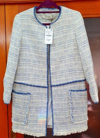 Nuevo abrigo tweed de Zara de segunda mano por 32 EUR en Talavera de la  Reina en WALLAPOP