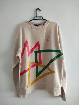 Sudadera Jordan Beige de segunda mano por 36 EUR en Madrid en WALLAPOP