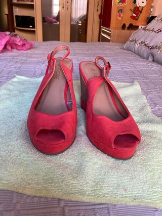 Sandalias cuña corcho color coral, talla 36 europa de segunda mano por 10  EUR en Madrid en WALLAPOP
