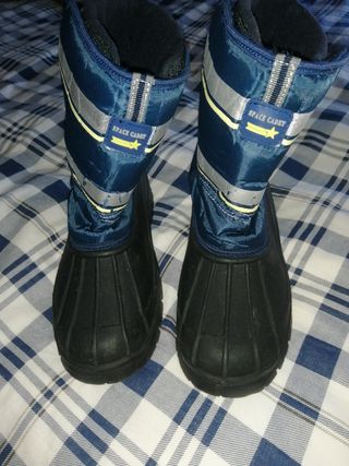 Botas de nieve Talla 38 de segunda mano por 10 EUR en Getafe en WALLAPOP