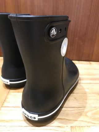 Botas agua Crocs mujer 39\\/40 NUEVAS sin estrenar de segunda mano por 37  EUR en Pamplona en WALLAPOP