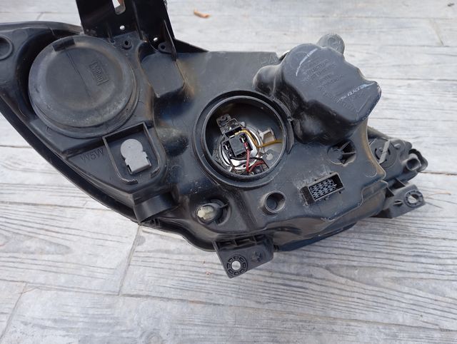 faro izquierdo Peugeot 1007