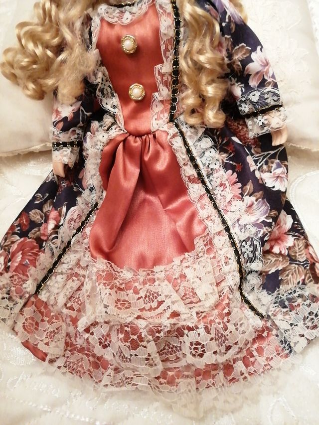 bambola di porcellana