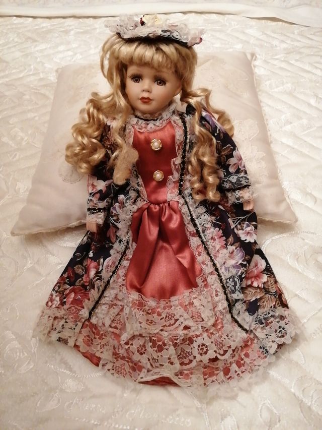 bambola di porcellana