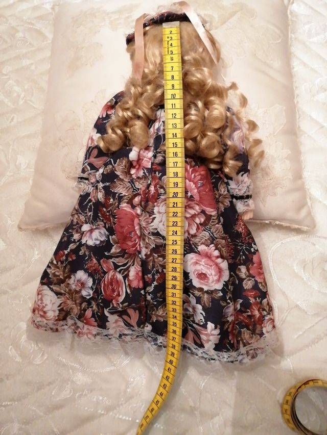 bambola di porcellana