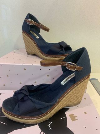 Sandalias esparto Primark de segunda mano por 8 EUR en Mieres del Camino en  WALLAPOP