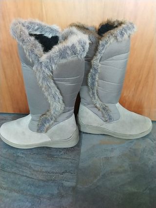 Botas pre-esqui número 40 de segunda mano por 8 EUR en Lugo en WALLAPOP